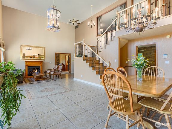 5th image of 4607 44th Avenue E