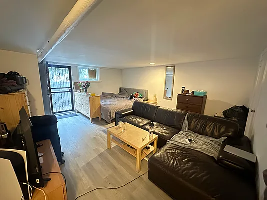 Rented by Bouklis Group | media 2