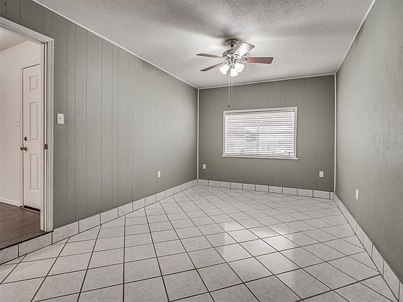 4th image of 704 Redwood Dr