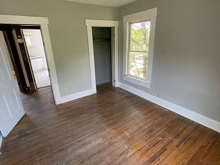 136 E Norwich Ave — Photo 20