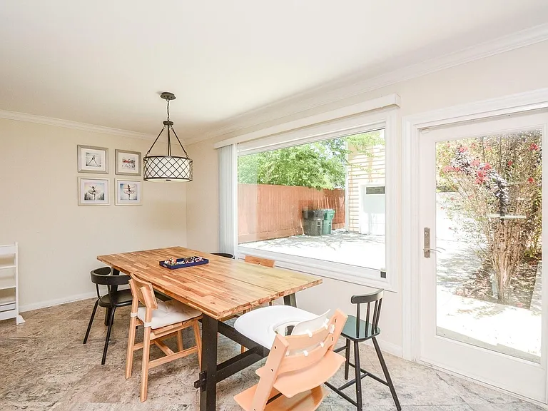 9906 Cedardale Dr — Photo 11