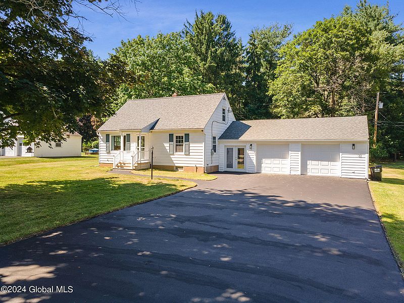 2nd image of 17 Harlau Drive