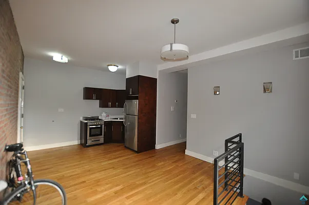 Rented by EXR | media 2