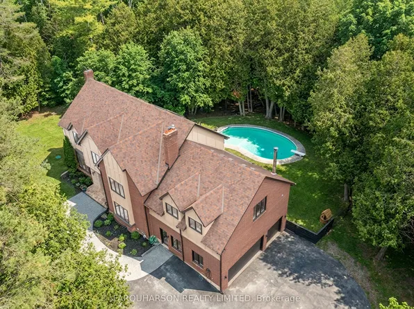 1 Foxlair Ct, Whitchurch Stouffville, ON L4A 2L4