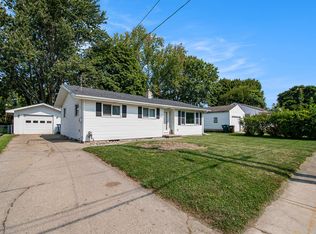 1220 Pierce Rd, Lansing, MI 48910