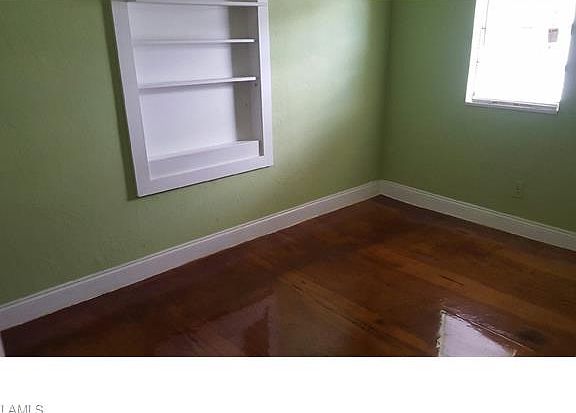 3rd image of 238 Santa Barbara St