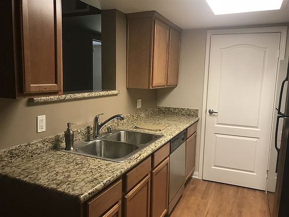 5th image of 12015 Alta Carmel Ct Unit 292