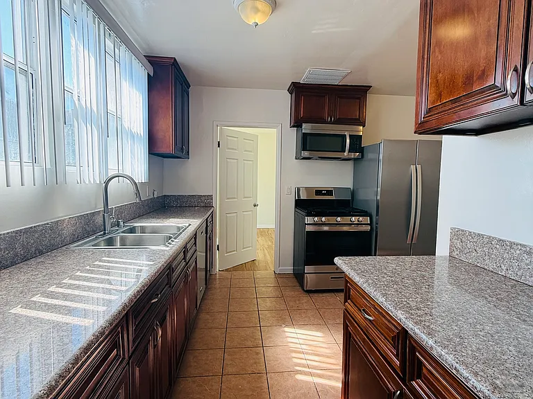 818 S Shenandoah St — Photo 14