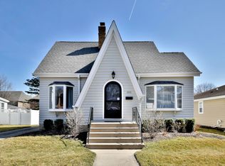 555 S Berkley Ave, Elmhurst, IL