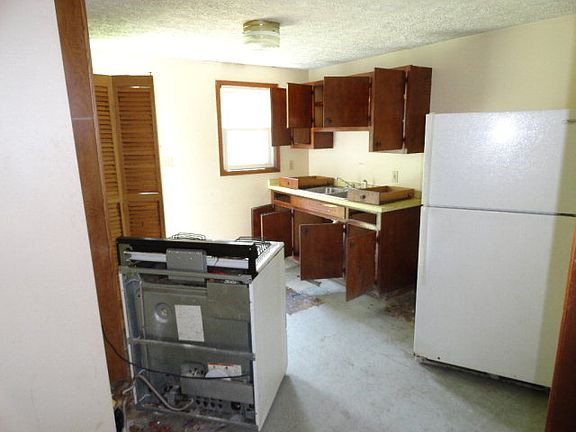 3rd image of 427 Triplett St