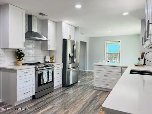 1516 11TH Avenue N, Jacksonville Beach, FL 32250