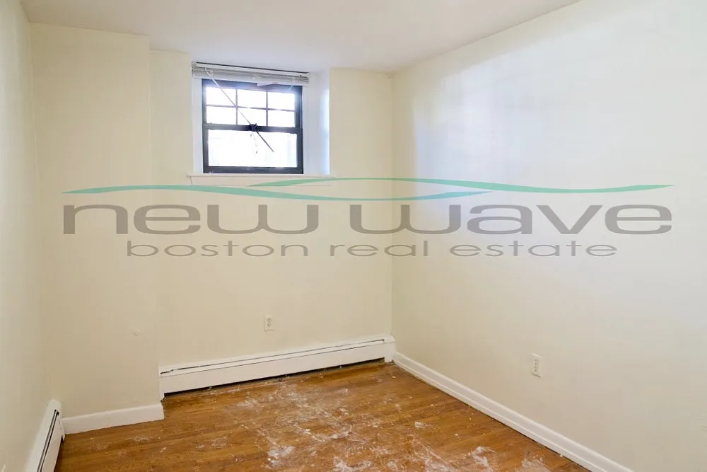 2 bed, 600 sqft, $3,600 — Photo 4