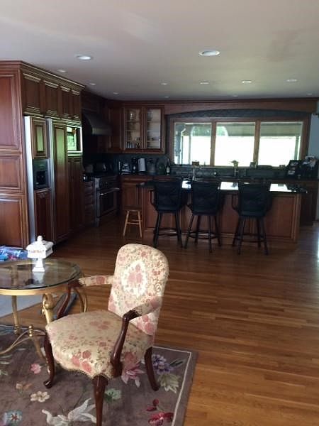 2nd image of 14 Rachel Ct