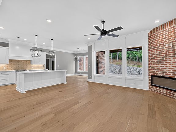 3rd image of 24 Realeza Ct