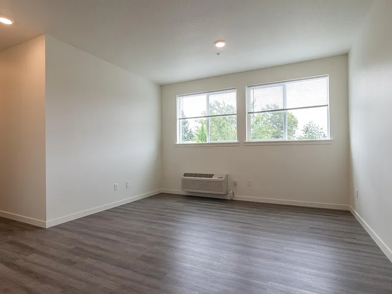 2630 NE Dekum St #4 — Photo 2