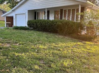 3605 NE Applewood Dr, Topeka, KS 66617