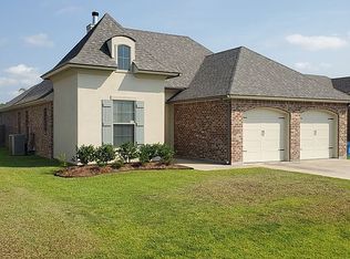 107 Meadow Gate Dr, Lafayette, LA 70508