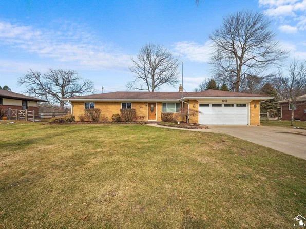 3254 Pleasant Dr, Temperance, MI 48182