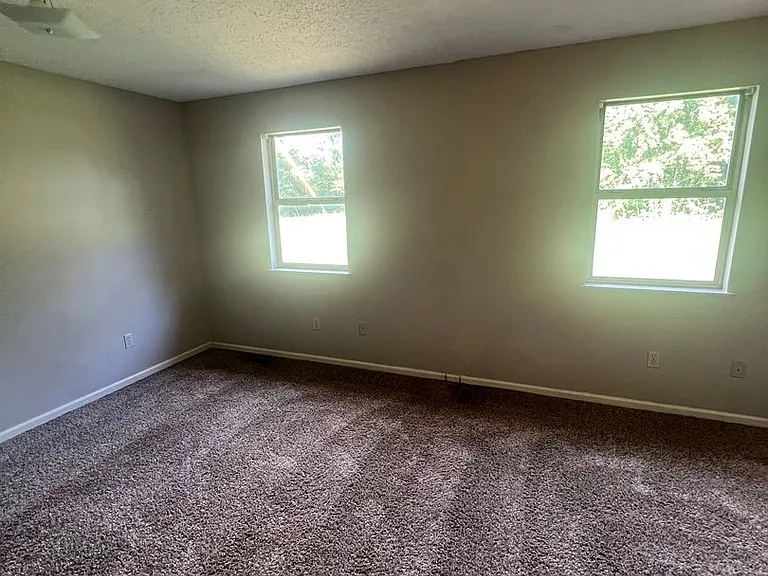 427 Mount Pelia Rd #9 — Photo 5