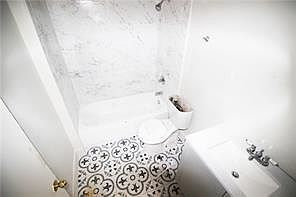 4th image of 513-515 Leboeuf St
