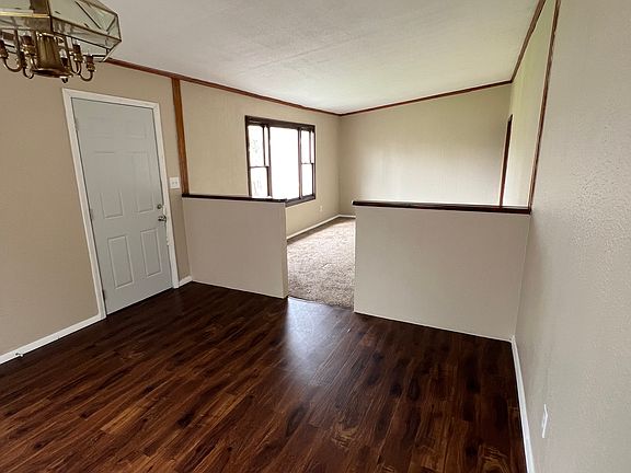 4th image of 915 S Gladstone Ave
