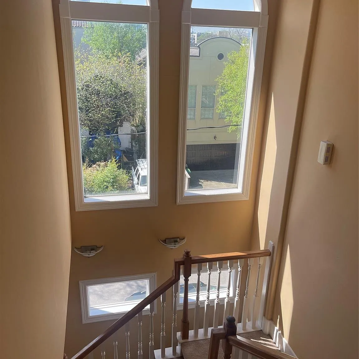 3 bed, 3.5 bath, 2384 sqft, $3,250 — Photo 2