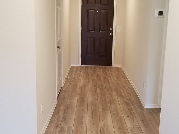 Hallway/Foyer