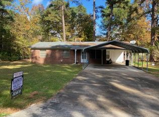 2104 Dodds St, Hope, AR 71801