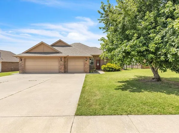 104 Southpointe Ave, Tuttle, OK 73089