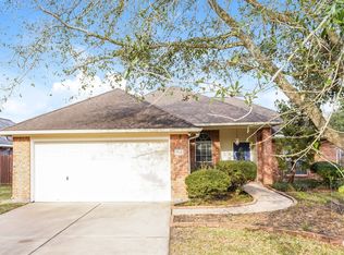 814 Courtside Dr W, League City, TX 77573