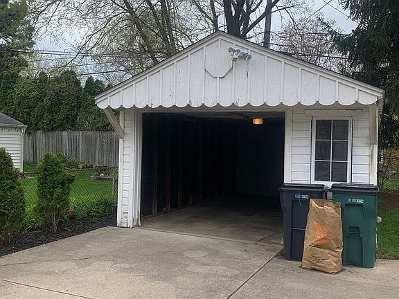 3rd image of 4431 Groveland Ave