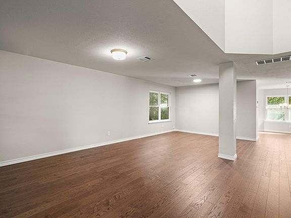 3rd image of 17841 Park Valley Dr