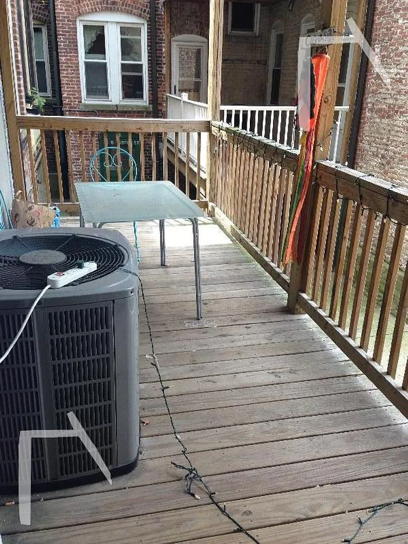Nice 4 bed steps from BU — Photo 2