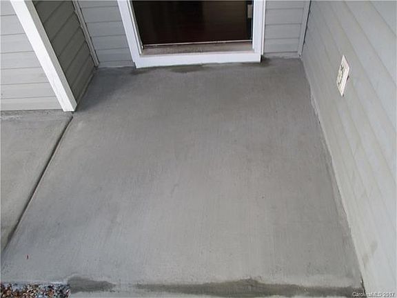 5th image of 2628 Reid Park Ln