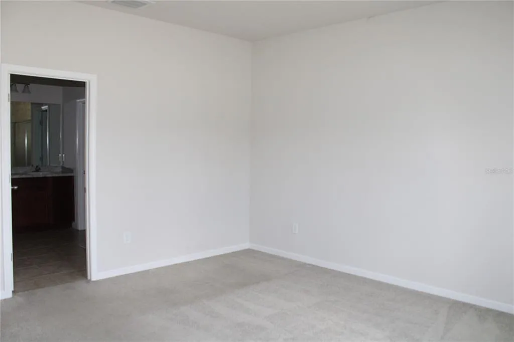 3 bed, 2.0 bath, 1850 sqft, $2,200 — Photo 4