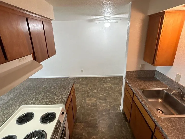 1015 5th Ave SW #14 — Photo 7