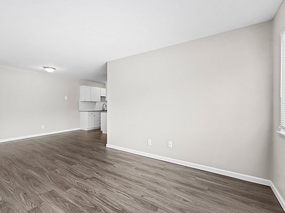 4th image of 23200 Huron River Dr APT 6