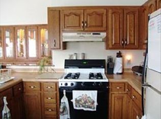 1295 Heather Cir, Oconomowoc, WI 53066