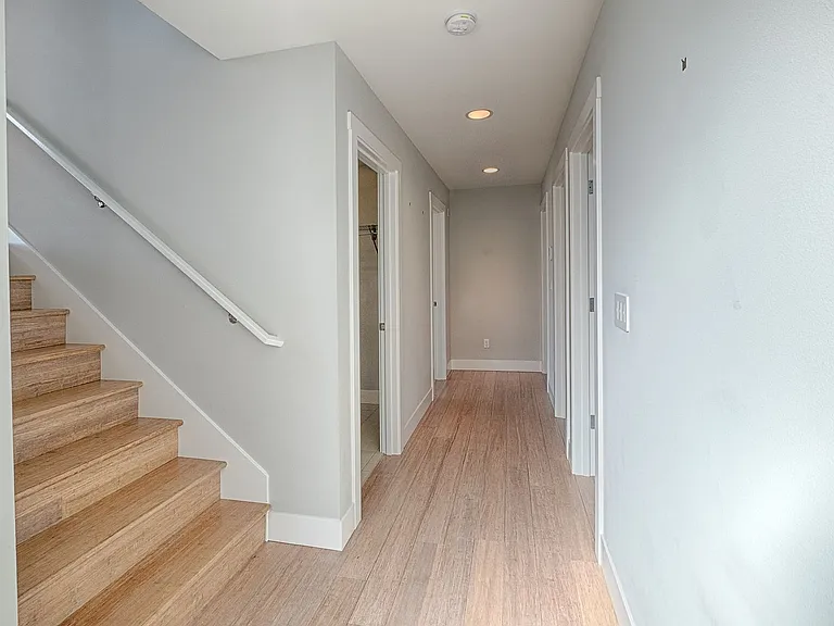5028 Puget Blvd SW — Photo 16