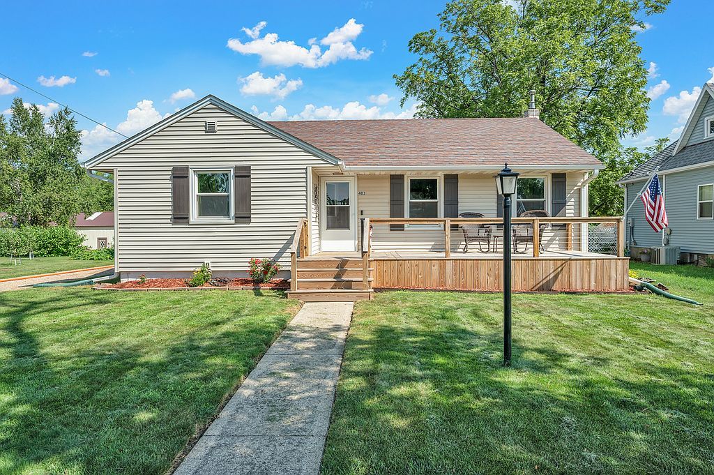 403 Avenue A E - Property Image