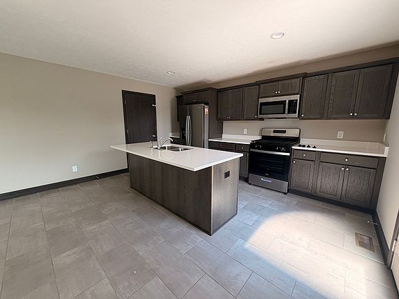 3rd image of 6830 Avalon Dr SE