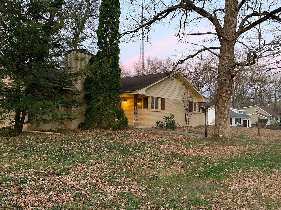 1st image of 23 Oakwood Dr