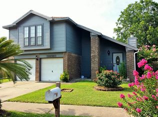 11030 Kirkmead Dr, Houston, TX 77089