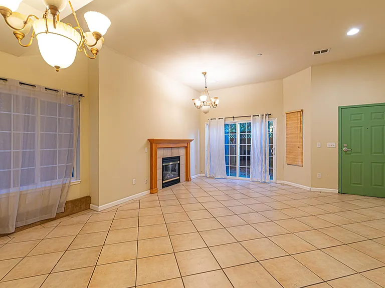 150 Caldecott Ln #1 — Photo 10