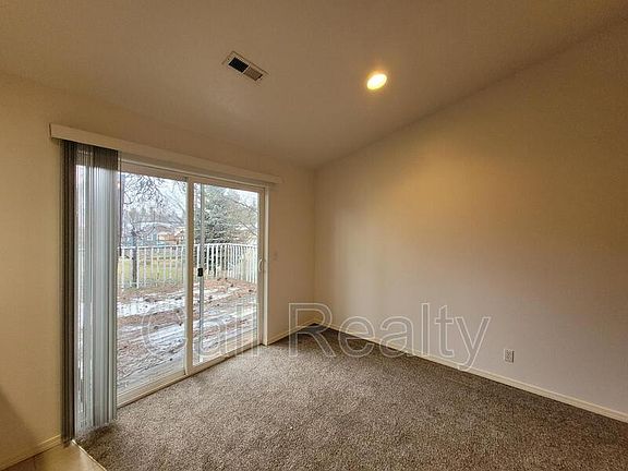 3rd image of 1005 E Stanley Dr