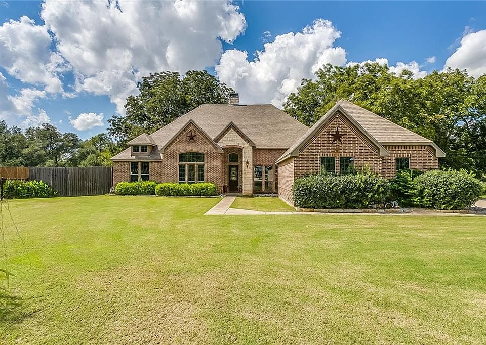 1st image of 120 Sunny Oaks Ct