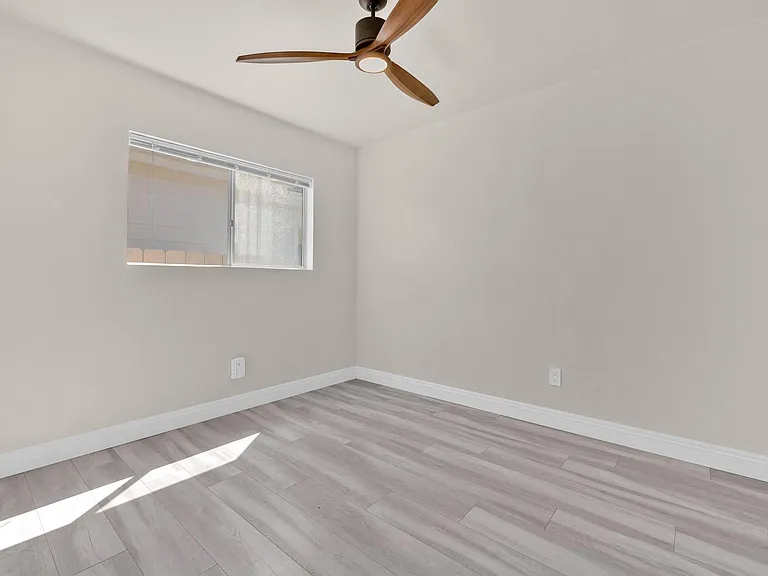 5266 Cass St — Photo 11