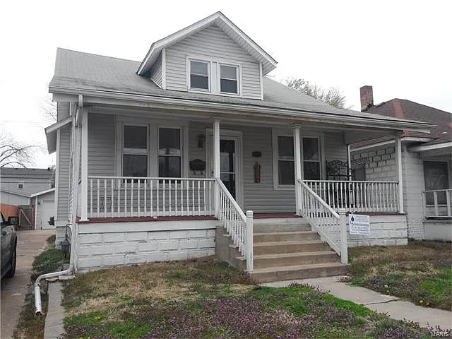 3047 Washington Ave photo 1