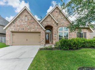 1902 Cayman Bend Ln, Pearland, TX 77584