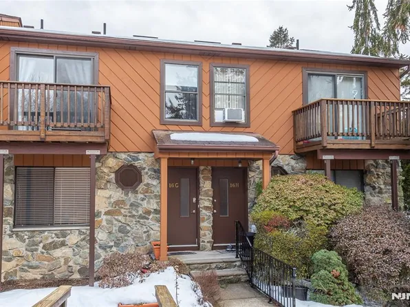 16 Brookside Hts #16G, Wanaque, NJ 07465